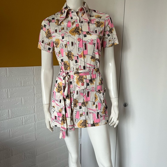 Vera Neumann Vintage Top belted house or city scape pink white XS or kids 12 - Picture 3 of 13